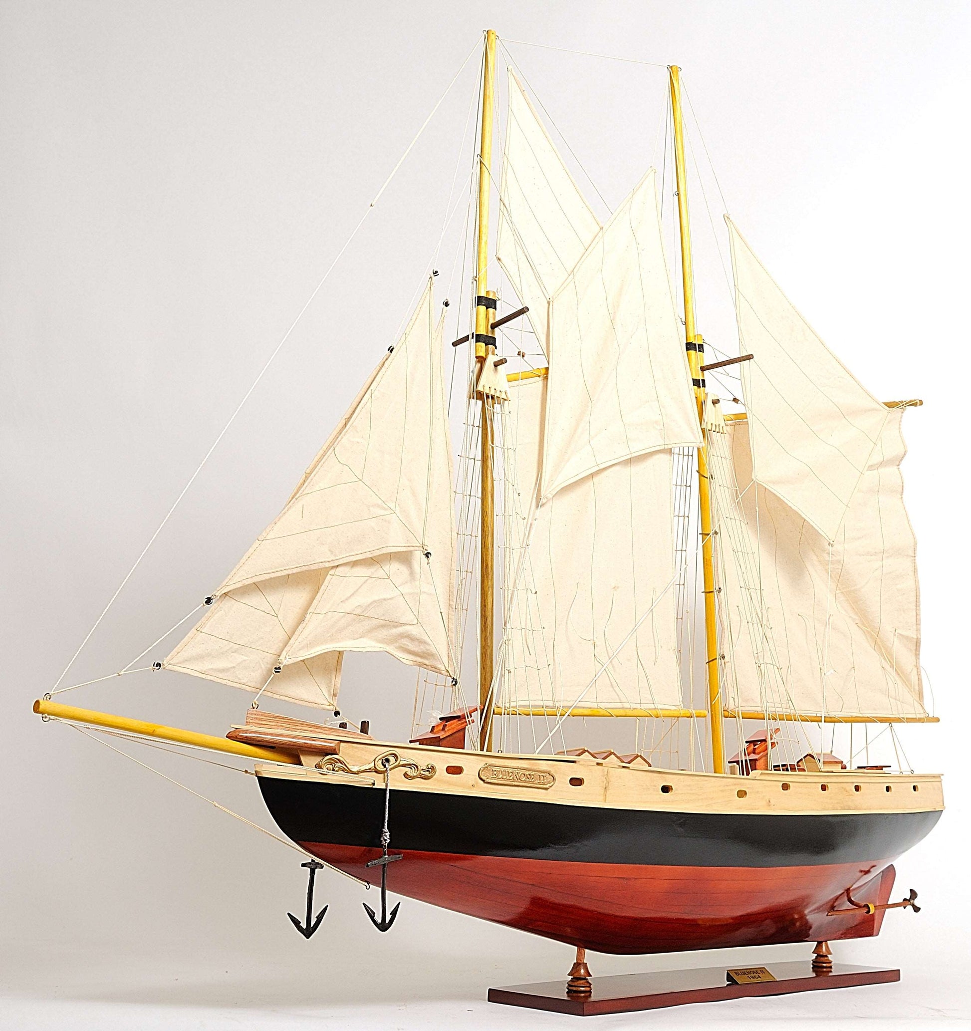 ALDO Creative Arts Collectibles Scale Model Bluenose II Painted Racing Yacht  Sailboat Medium  Wood Model Ship