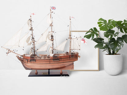 ALDO Creative Arts Collectibles Scale Model L: 32 W: 9 H: 29 Inches / NEW / wood RRS Discovery British National Antarctic Expedition Barque-Rigged Auxiliary Steamship  Exclusive Edition Sailboat Wood Model Assembled