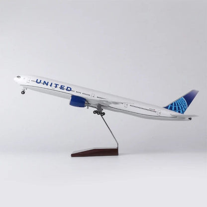 ALDO Creative Arts Collectibles Scale Model United Airlines Boeing 777 B777  Model Aircraft With Landing Gears and LED Lights