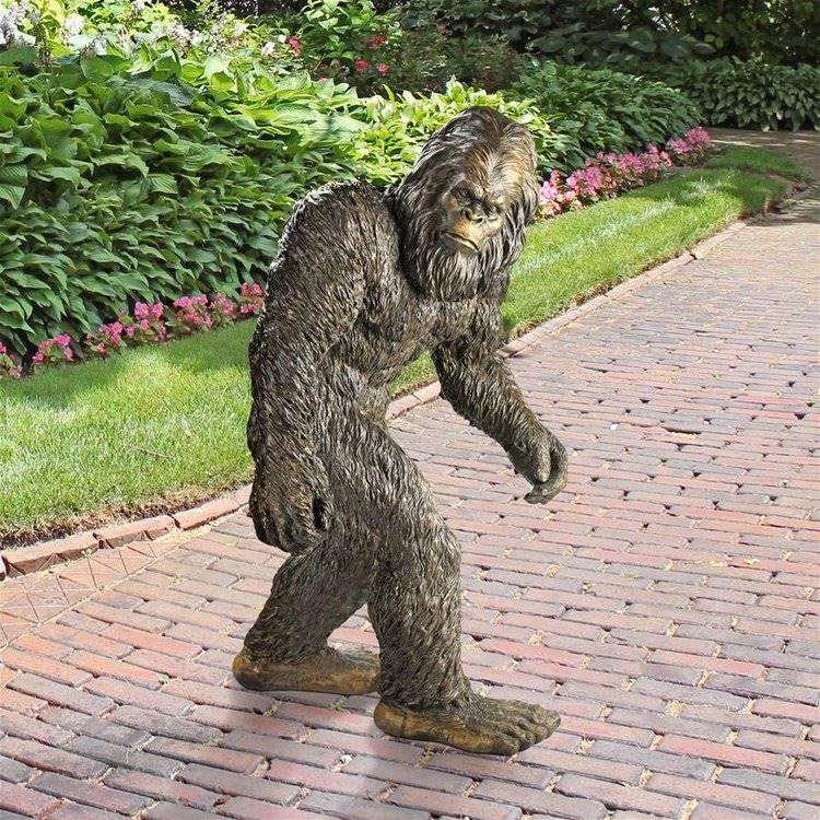 ALDO Décor>Artwork>Sculptures & Statues 19½"Wx16"Dx28½"H / NEW / Resin Bigfoot the Large Garden Yeti Statue