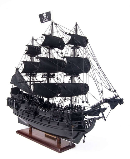 ALDO Hobbies & Creative Arts> Collectibles> Scale Model Black Pearl Pirates of The Caribbean Exclusive Edition Small Tall Ship Wood Model Sailboat Assembled