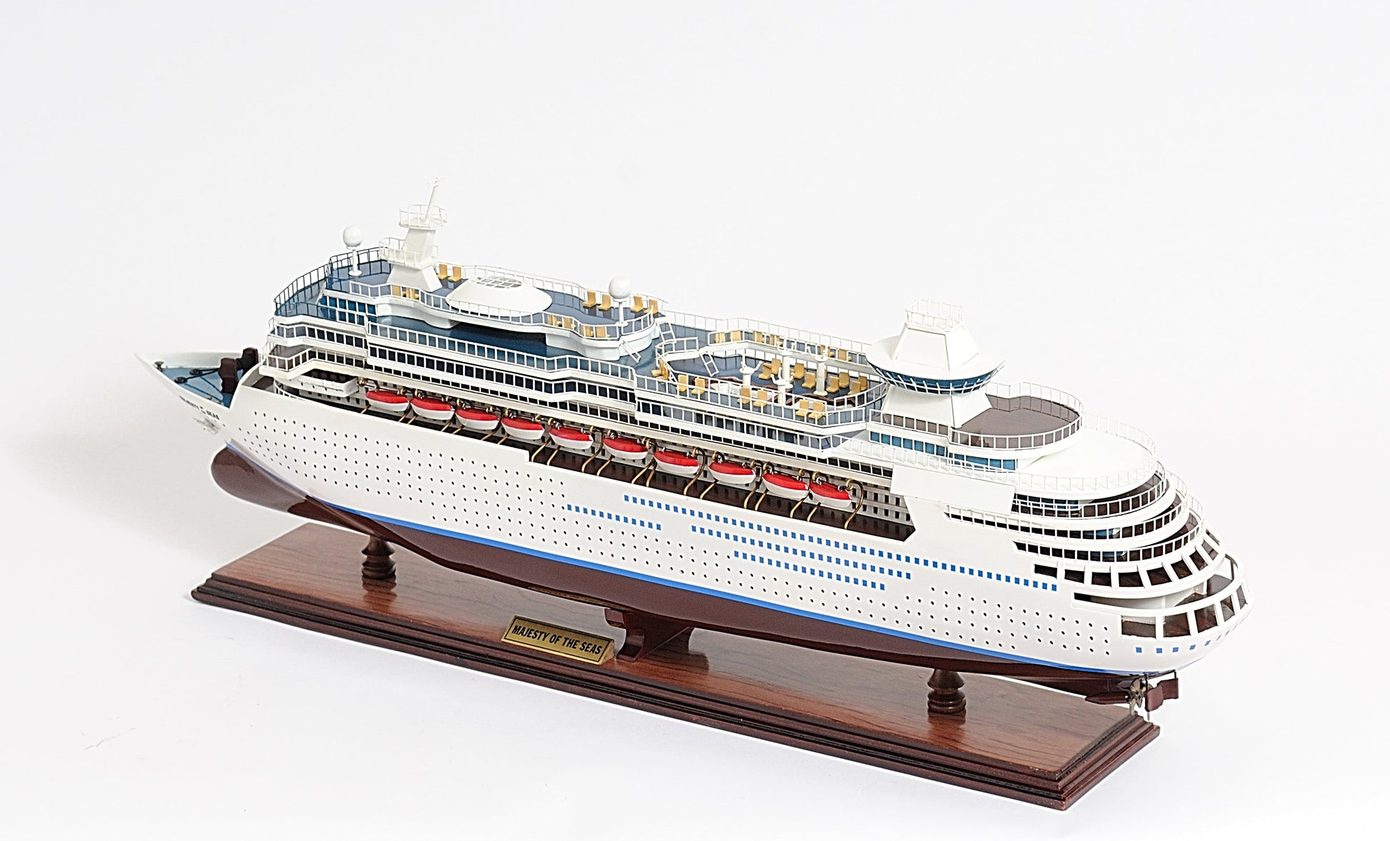 ALDO Hobbies & Creative Arts> Collectibles> Scale Model Majesty of the Seas Royal Caribbean Passenger Ship Ocean Liner Wood Model Assembled