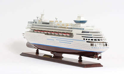 ALDO Hobbies & Creative Arts> Collectibles> Scale Model Majesty of the Seas Royal Caribbean Passenger Ship Ocean Liner Wood Model Assembled