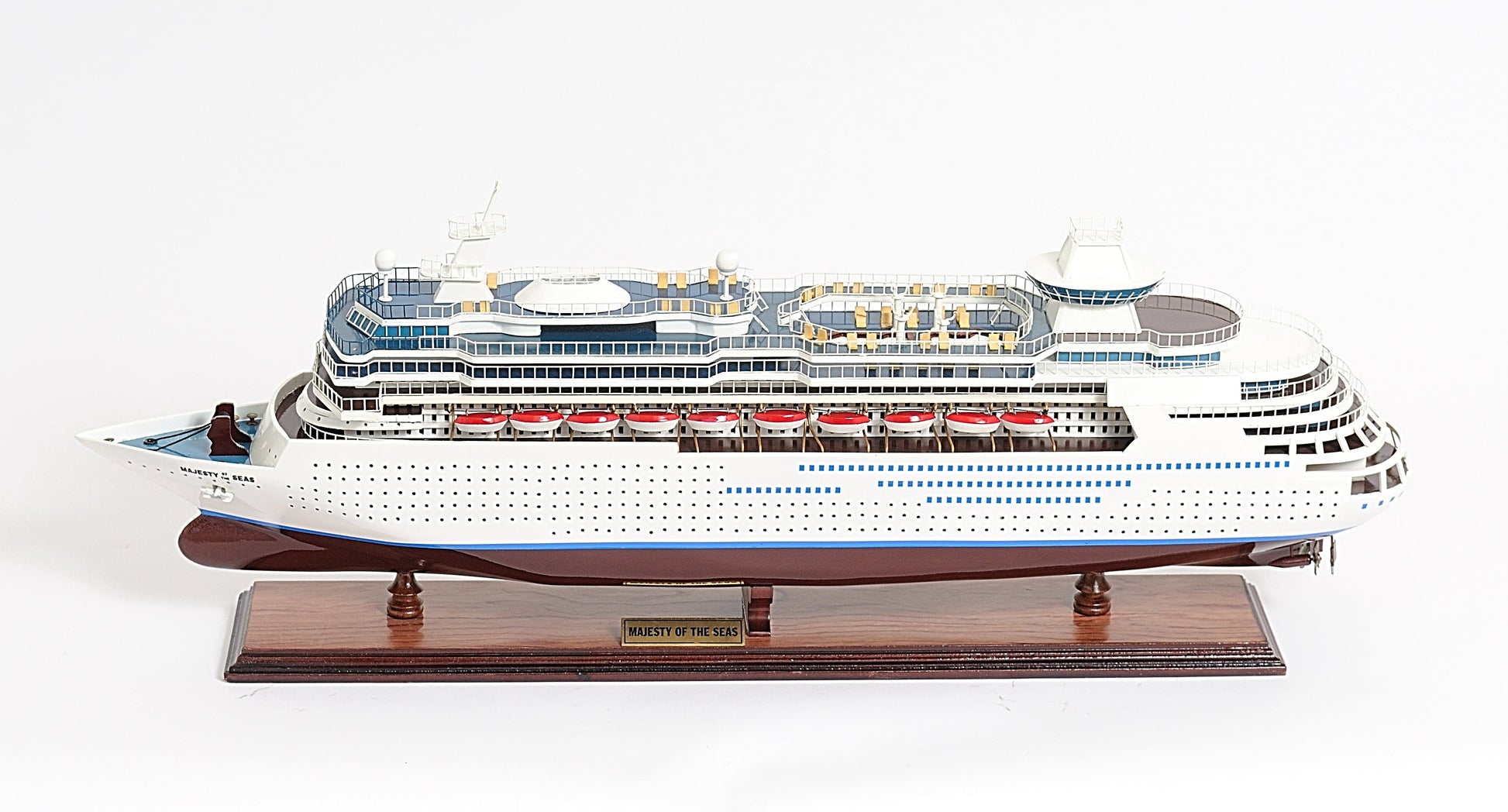 ALDO Hobbies & Creative Arts> Collectibles> Scale Model Majesty of the Seas Royal Caribbean Passenger Ship Ocean Liner Wood Model Assembled