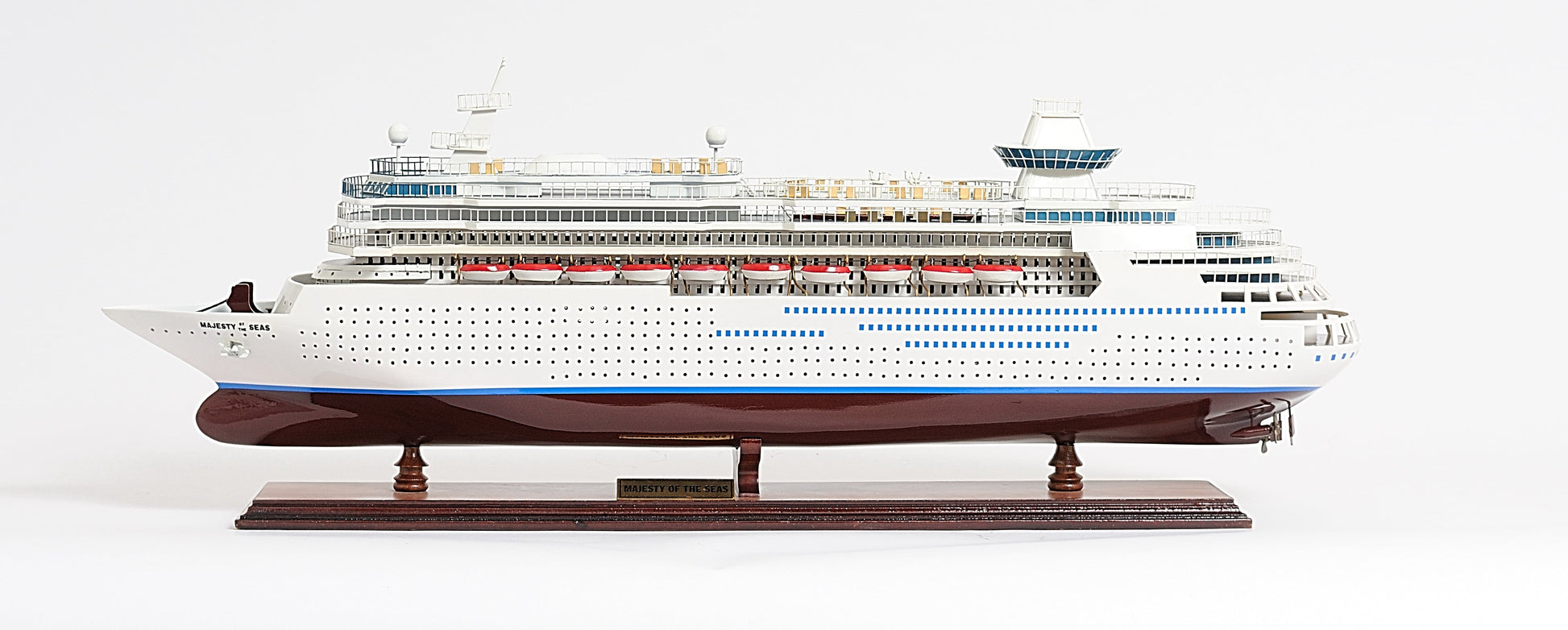 ALDO Hobbies & Creative Arts> Collectibles> Scale Model Majesty of the Seas Royal Caribbean Passenger Ship Ocean Liner Wood Model Assembled