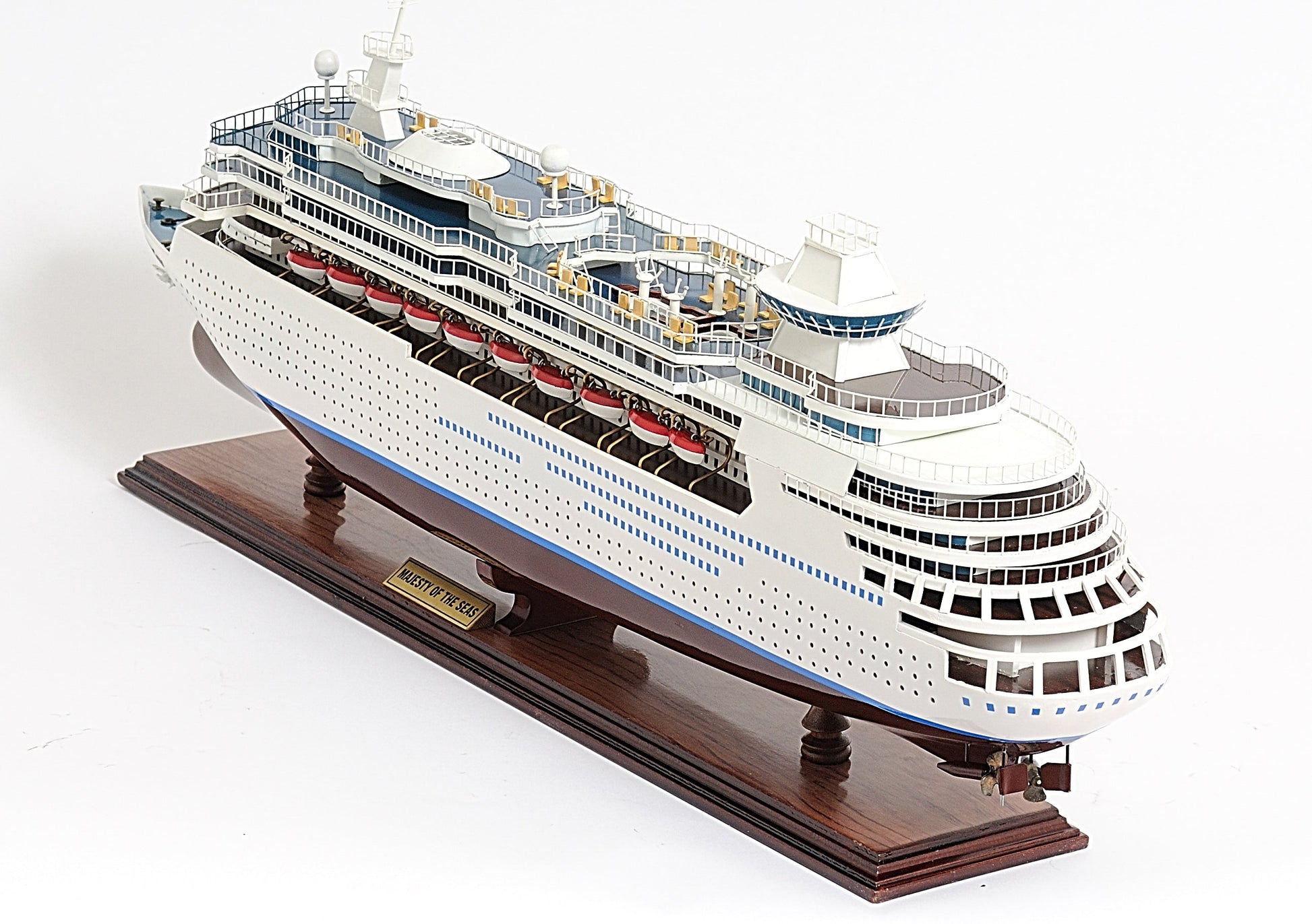 ALDO Hobbies & Creative Arts> Collectibles> Scale Model Majesty of the Seas Royal Caribbean Passenger Ship Ocean Liner Wood Model Assembled