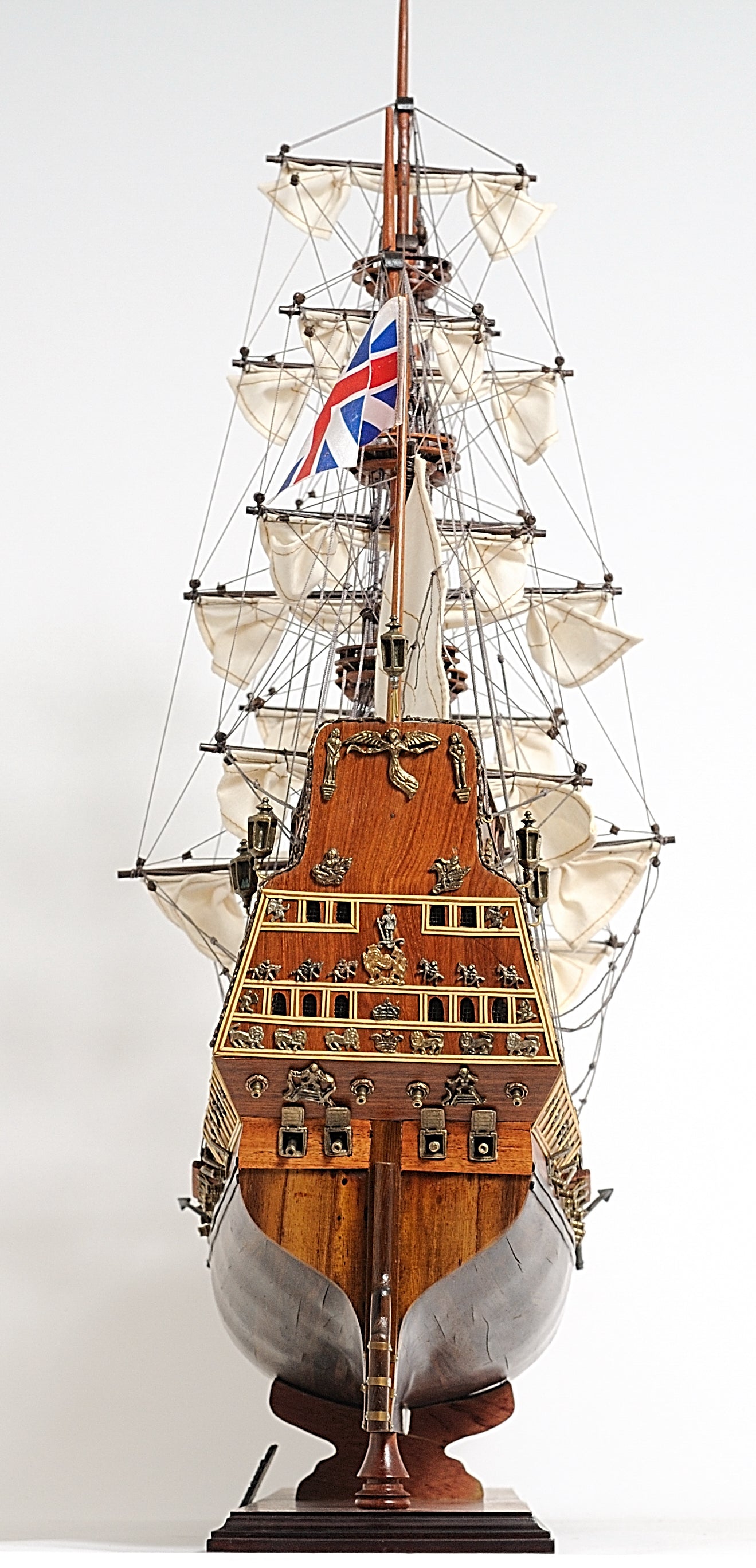 Aldo Hobbies & Creative Arts> Collectibles> Scale Model new / Wood / L: 29 W: 9 H: 27 Inches HMS Sovereign Of The Seas British Royal Navy Tall Ship Medium E.E.  Wood Model Sailboat Assembled