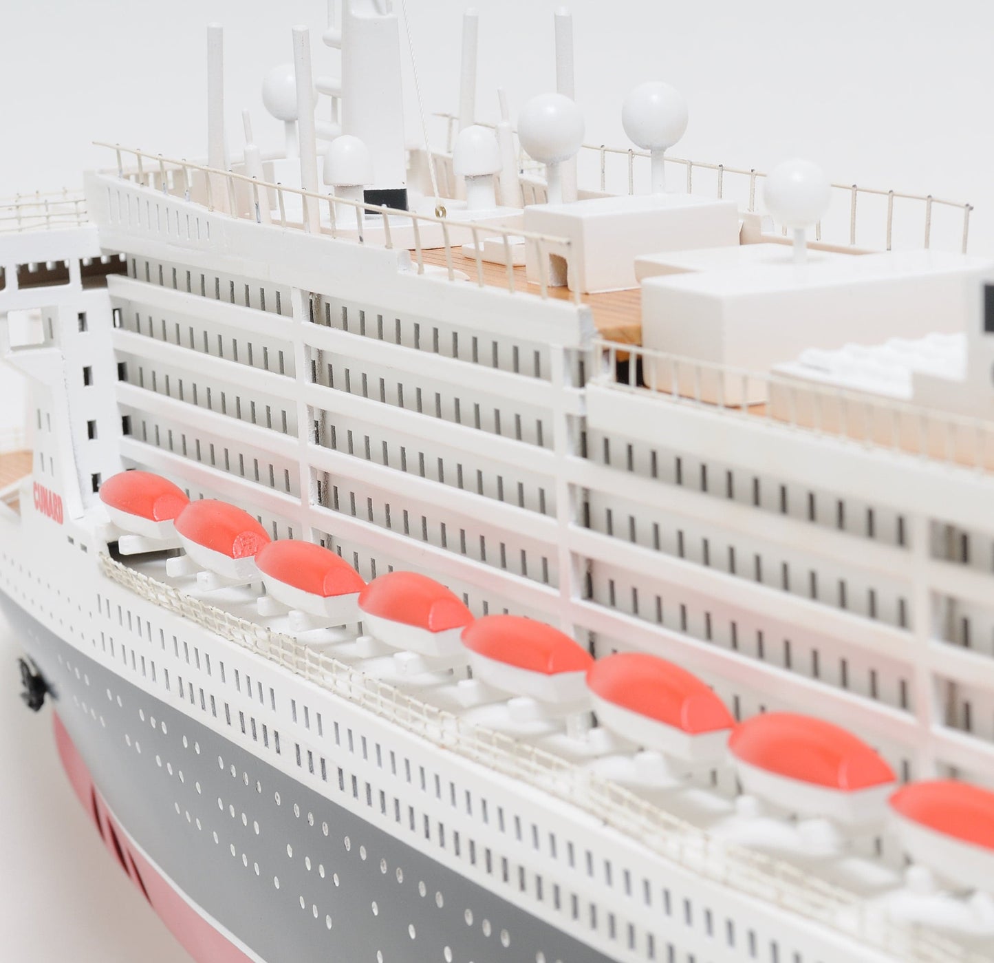 ALDO Hobbies & Creative Arts> Collectibles> Scale Model Queen Mary II Largest and Most Luxurious Passenger Ship Ocean Liner Ever Built Wood Model Assembled