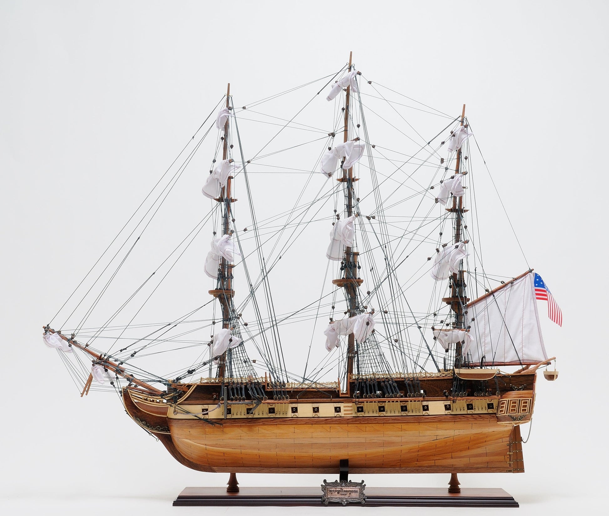 ALDO Hobbies & Creative Arts> Collectibles> Scale Model USS Constitution Exclusive Edition Tall Ship Wood Model Sailboat Assembled