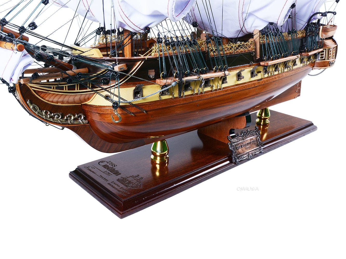 ALDO Hobbies & Creative Arts> Collectibles> Scale Model USS Constitution Old Ironsides Limited Edition Full Crooked Sails Tall Ship Wood Model Sailboat Assembled