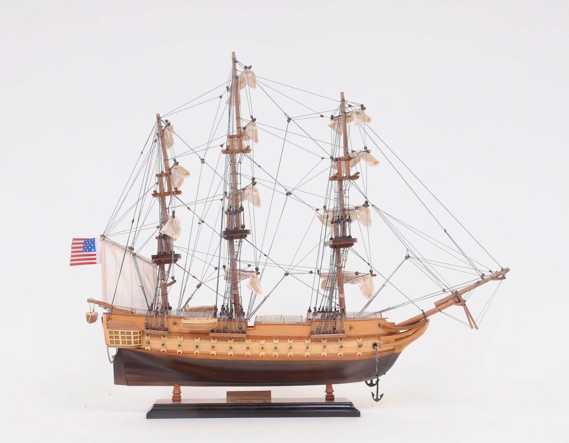 ALDO Hobbies & Creative Arts> Collectibles> Scale Model USS Constitution Old Ironsides Tall Ship Wood Small Model Sailboat Assembled