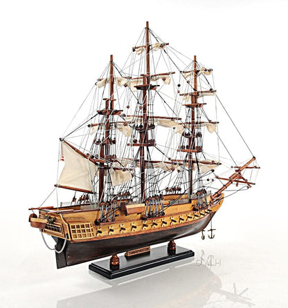 ALDO Hobbies & Creative Arts> Collectibles> Scale Model USS Constitution Old Ironsides Tall Ship Wood Small Model Sailboat Assembled