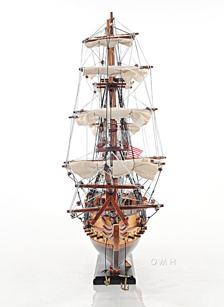 ALDO Hobbies & Creative Arts> Collectibles> Scale Model USS Constitution Old Ironsides Tall Ship Wood Small Model Sailboat Assembled