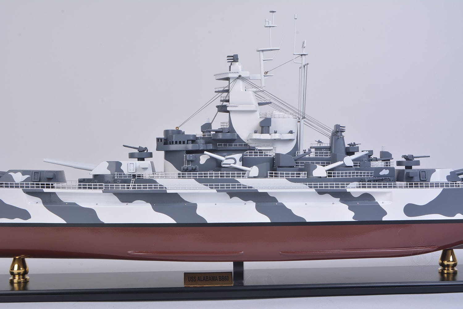 ALDO Hobbies & Creative Arts > Collectibles > Scale Models L: 42.5 W: 7 H: 15.75 Inches / NEW / wood USS Alabama BB-60 Battleship Warship Exclusive Edition XLarge Camouflage Model  Assembled