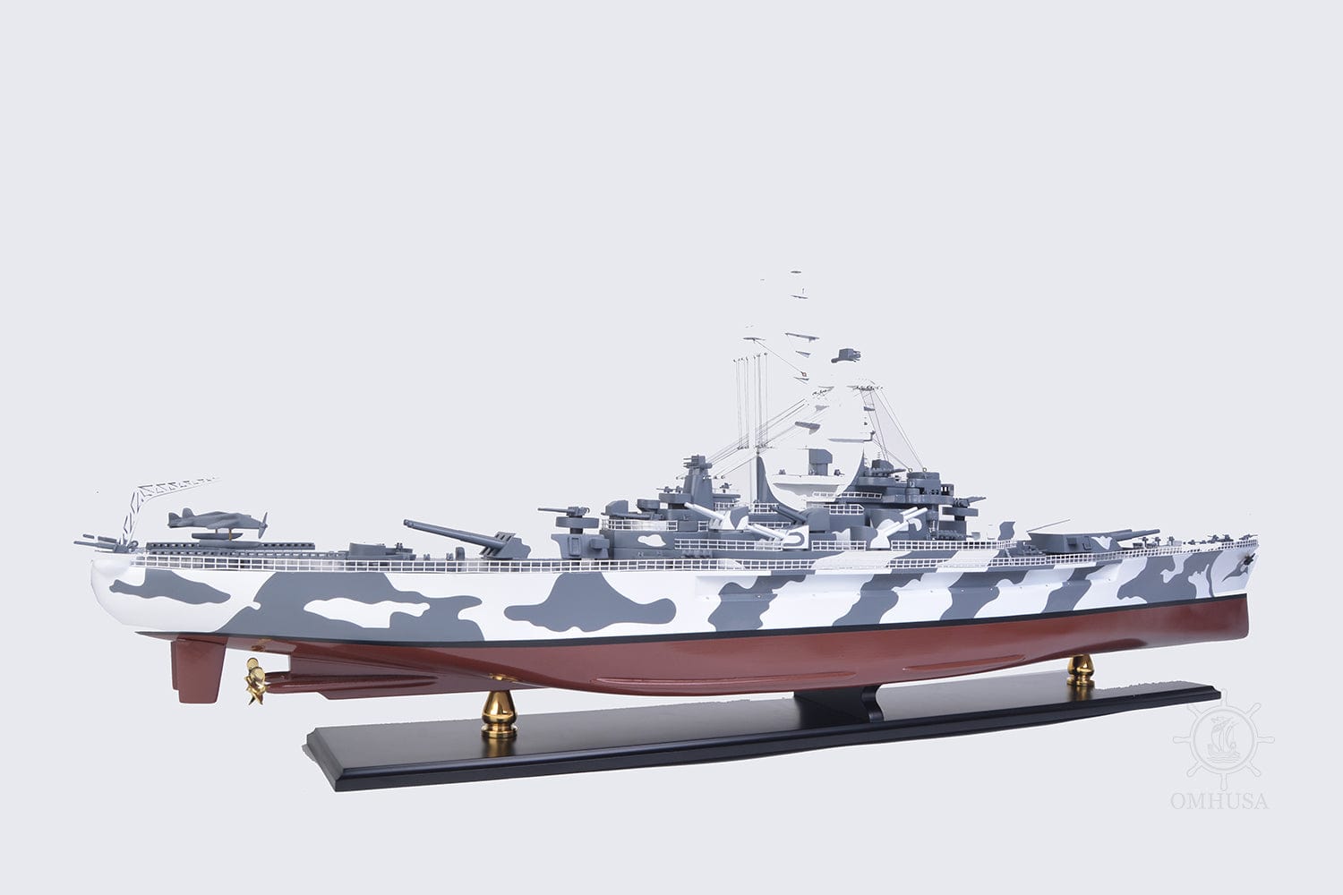 ALDO Hobbies & Creative Arts > Collectibles > Scale Models L: 42.5 W: 7 H: 15.75 Inches / NEW / wood USS Alabama BB-60 Battleship Warship Exclusive Edition XLarge Camouflage Model  Assembled