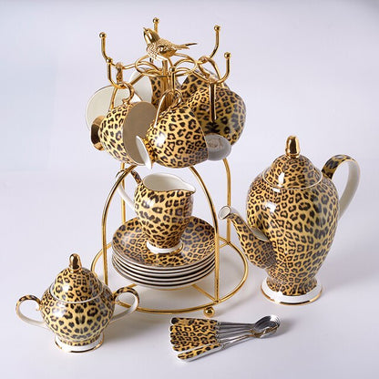 ALDO ‎> Kitchen & Dining > Tableware > Dinnerware Complete Leopard  Style Set for Six / porcelain / new Leopard Style Luxury Coffee and Tea Porcelain 24 Karat Gold Plated Sets For Six